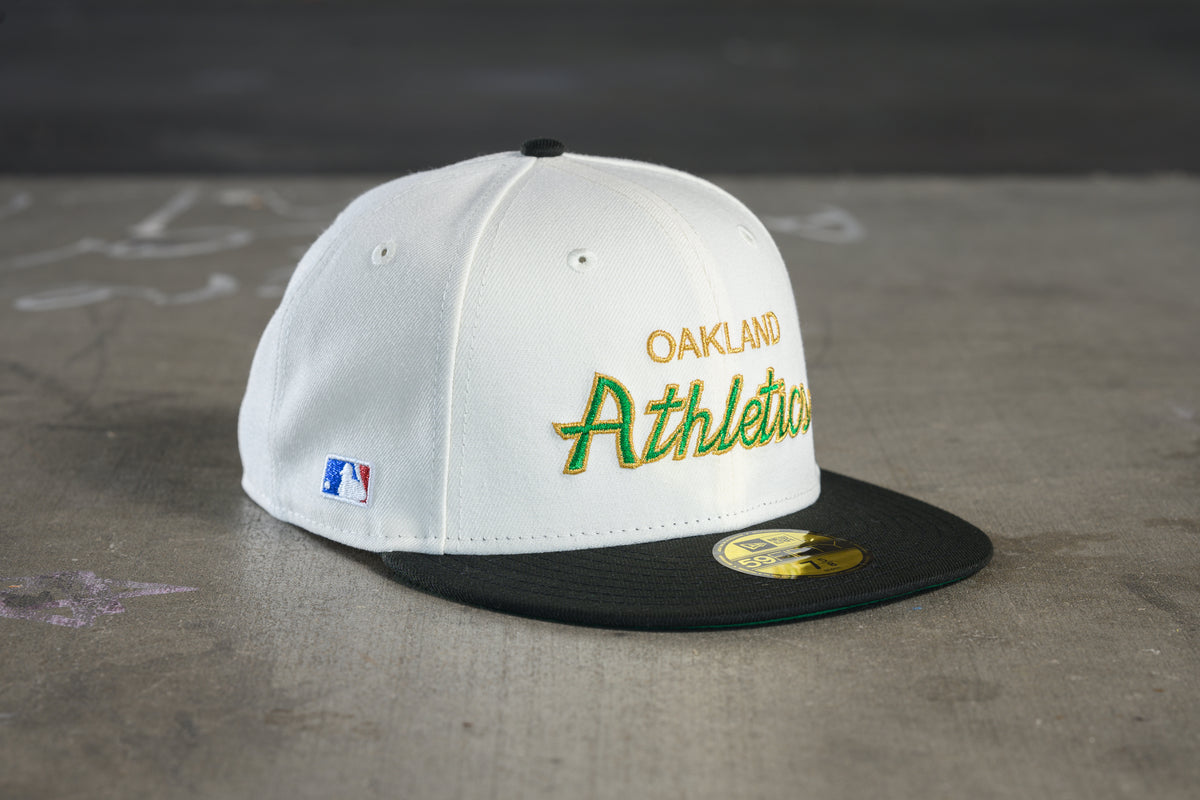 NWT! New Era Oakland hotsell Athletics script hat