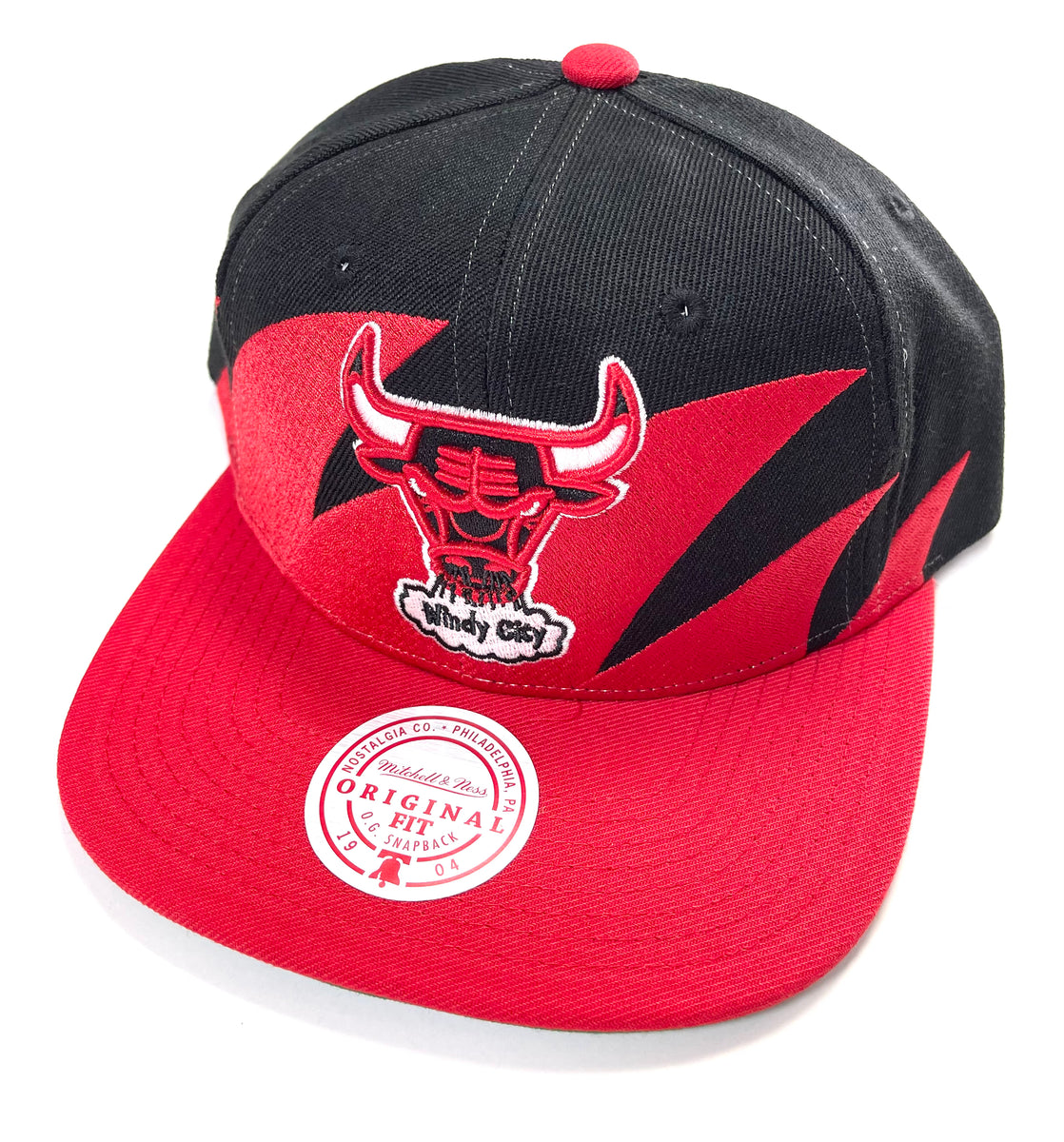 Chicago Bulls Mitchell & Ness Sharktooth Snapback – Official