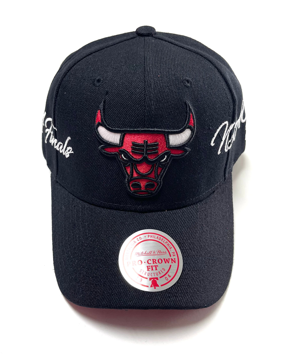 Pro Crown Bulls Snapback Cap by Mitchell & Ness
