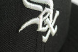 NEW ERA "DELUXE" CHICAGO WHITESOX FITTED HAT (BLACK/METALLIC IRIS)