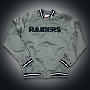 MITCHELL & NESS "DOUBLE CLUTCH" OAKLAND RAIDERS SATIN JACKET (SILVER)