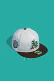 NEW ERA "TRIBUNE BUILDING" OAKLAND A'S FITTED HAT (CHROME WHITE/WALNUT)