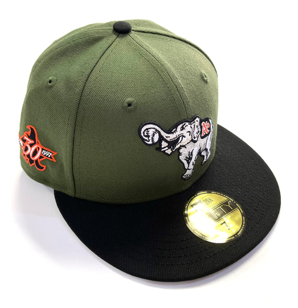 NEW ERA MARKSMAN STOMPER OAKLAND A'S FITTED HAT (RIFLE GREEN