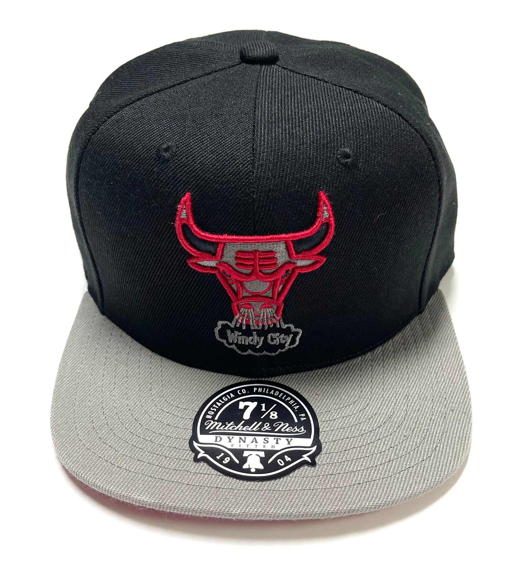 Mitchell & Ness - NBA Blue Fitted Cap - Chicago Bulls Blue Jean Baby Light Blue Fitted @ Hatstore