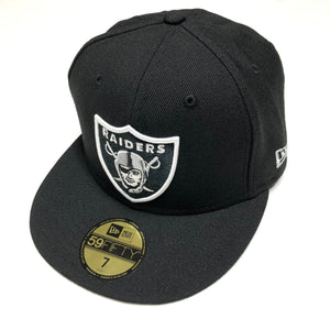 NEW ERA "BASIC ON FIELD" OAKLAND RAIDERS FITTED HAT (BLACK/SILVER)
