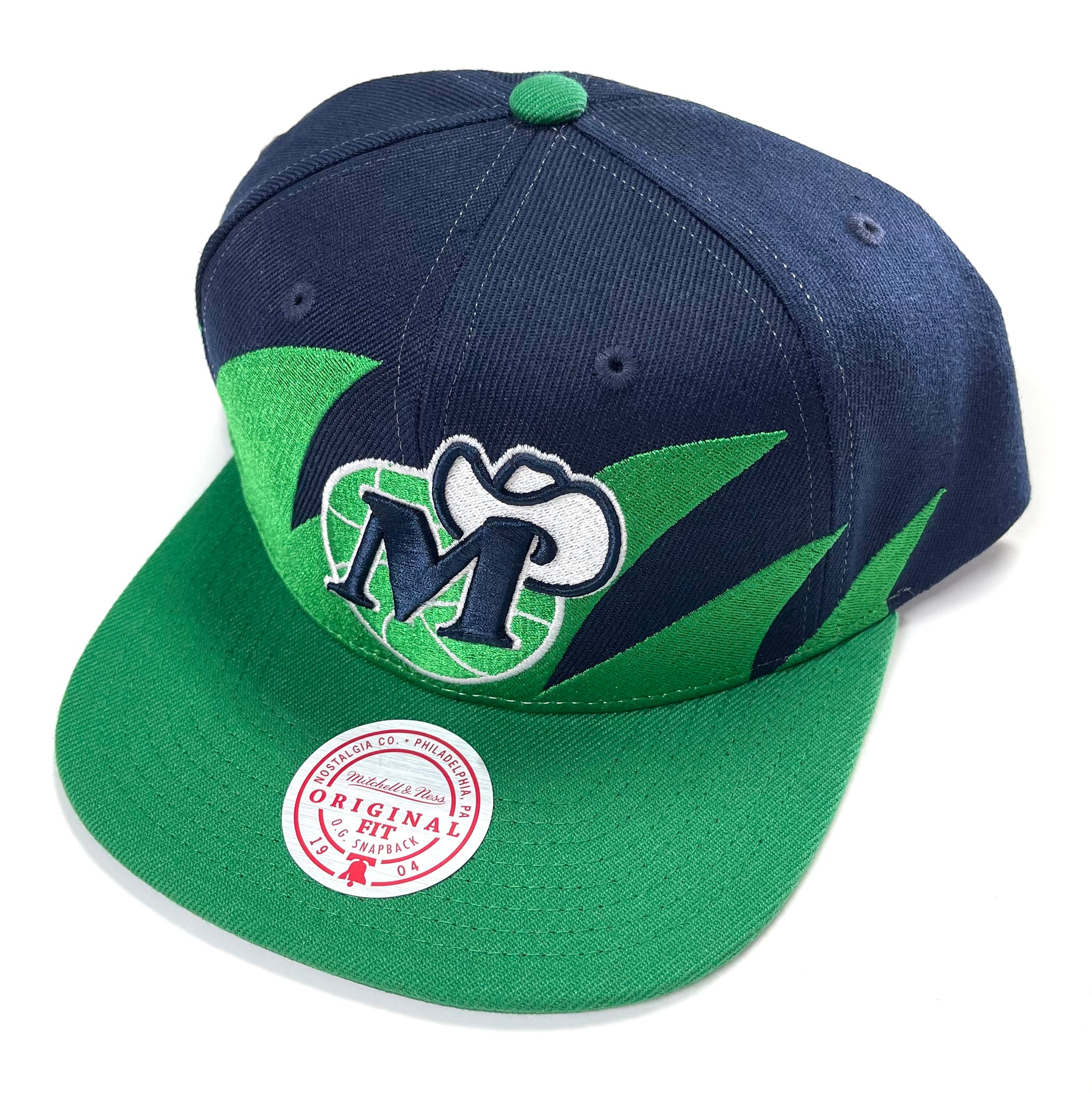 Men's Mitchell & Ness Blue/Green Dallas Mavericks Hardwood Classics  Sharktooth Snapback Hat