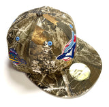 NEW ERA “HUNTING SEASON” TORONTO BLUEJAYS FITTED HAT (LIGHT BLUE UV)